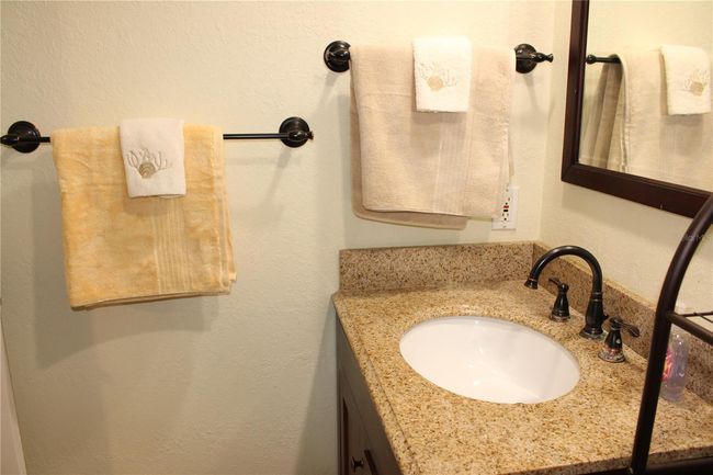 Guest Bathroom | Image 18