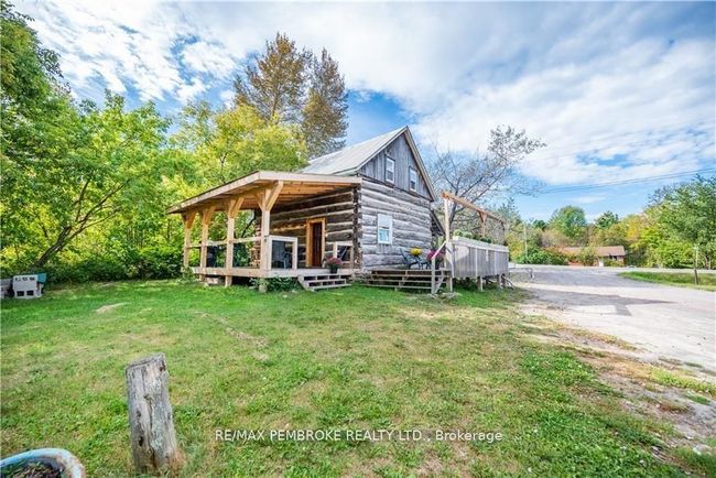 8744 Highway 60 Highway, Home with 3 bedrooms, 1 bathrooms and 20 parking in North Algona Wilberforce ON | Image 22