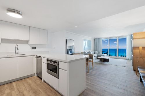 838-2301 Collins Ave, Miami Beach, FL, 33139-1639 | Card Image