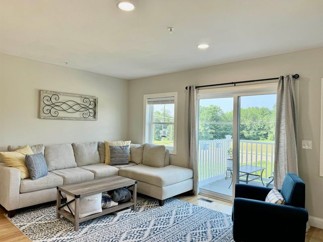B - 31 Lenox St, Condo with 2 bedrooms, 2 bathrooms and null parking in Somersworth NH | Image 10