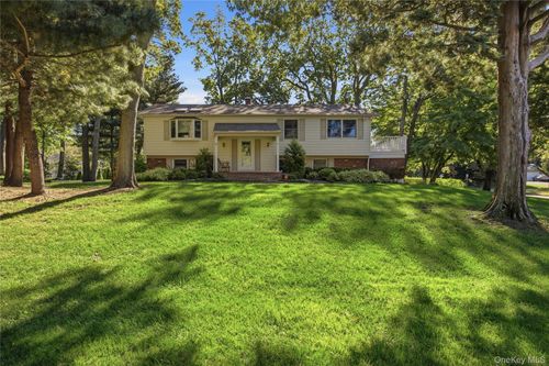 1 High Hl, Setauket, NY, 11733-2609 | Card Image