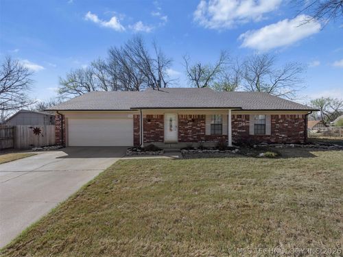 7844 S Hickory Court, Broken Arrow, OK, 74011 | Card Image