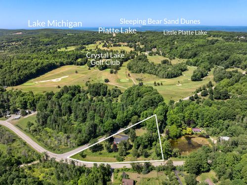 8468 Narrow Gauge Rd, Beulah, MI, 49617-9261 | Card Image