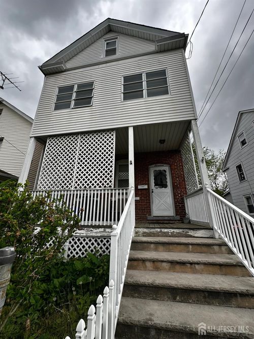 17 Fisher Ave, Bound Brook, NJ, 08805-1821 | Card Image
