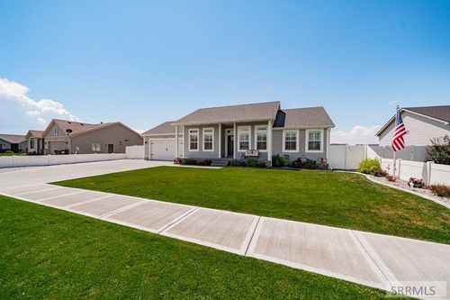 3731 N Pitney Way, Idaho Falls, ID, 83401-1273 | Card Image