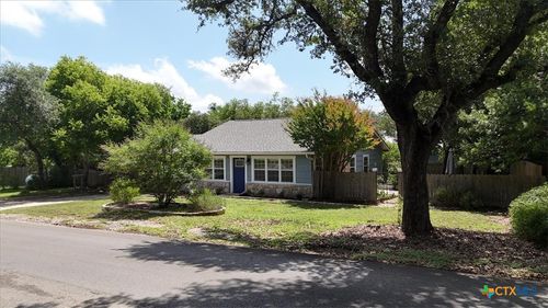 219 Woodcreek Dr, Wimberley, TX, 78676-3413 | Card Image