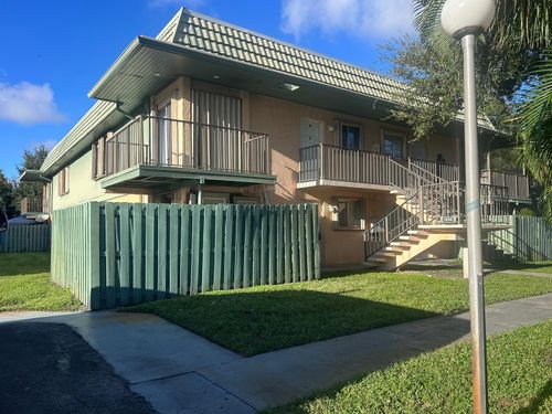 apt-3-1856 Fairview Villas Dr, Palm Springs, FL, 33406-6667 | Card Image
