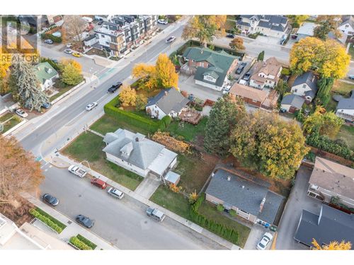 1754 Ethel St, Kelowna, BC, V1Y2Y9 | Card Image