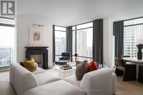 2902-18 Yorkville Avenue, Toronto (Annex), ON, M4W3Y8 | Card Image