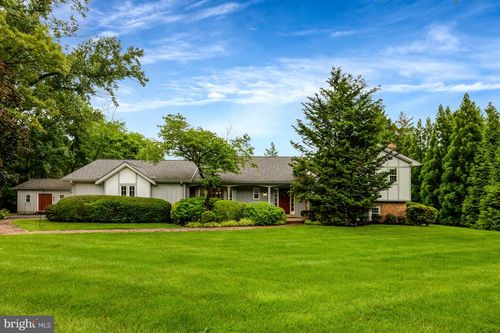 1013 Wilhelm Dr, GREAT FALLS, VA, 22066-2524 | Card Image