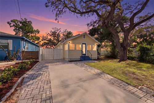 106 W Crest Avenue, TAMPA, FL, 33603 | Card Image