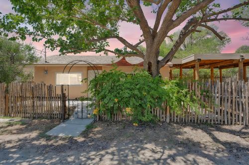 865 Arthur Dr Sw, Albuquerque, NM, 87105-3920 | Card Image
