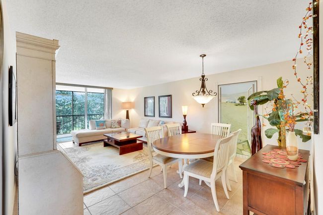 APT-301 - 7300 Lake Circle Dr, Condo with 2 bedrooms, 2 bathrooms and null parking in Margate FL | Image 7