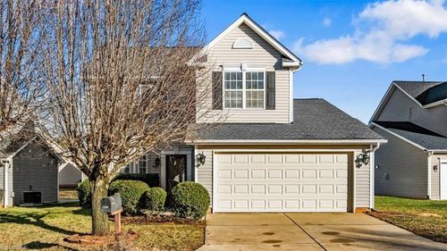 4623 Village Square Ct, Greensboro, NC, 27409-9118 | Card Image