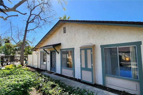 820 E Silver Maple Dr, Azusa, CA, 91702-2624 | Card Image