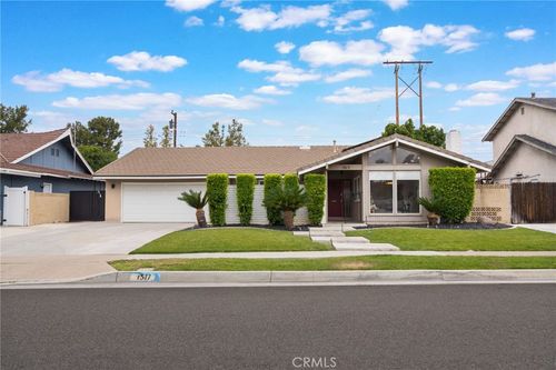1517 E Riverview, Orange, CA, 92865 | Card Image
