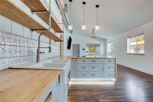 2305 Sw 19 Th Ter, House other with 2 bedrooms, 2 bathrooms and null parking in Miami FL | Image 6