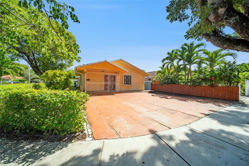 2500 Sw 11th St, Miami, FL, 33135-4810 | Card Image