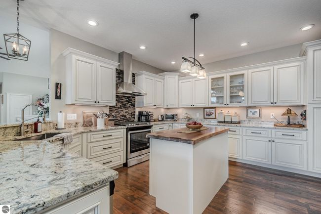 7270 Shoreview Dr, House other with 4 bedrooms, 4 bathrooms and null parking in Oscoda MI | Image 9