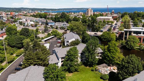 545 Riverine Dr, Traverse City, MI, 49684-3273 | Card Image