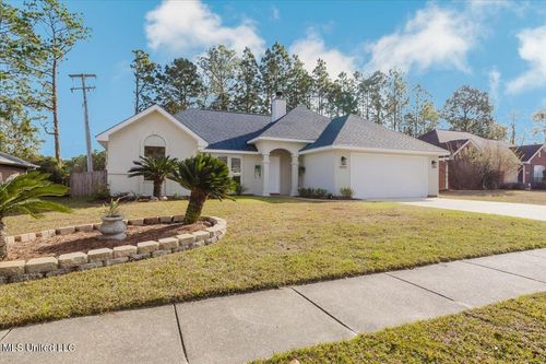 13716 Huntington Cir, Gulfport, MS, 39503-5016 | Card Image