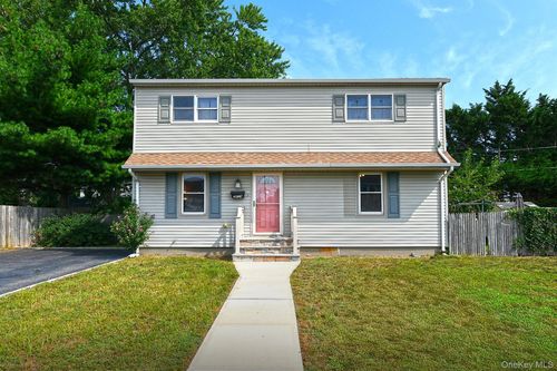 3679 Lark St, Levittown, NY, 11756-5016 | Card Image
