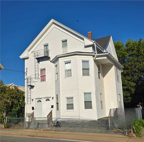 207 Pawtucket Ave, Pawtucket, RI, 02860-3812 | Card Image