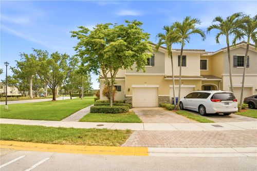 324 Ne 194th Ln, Miami, FL, 33179-3991 | Card Image
