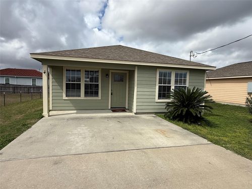 4-2724 Avenue D Avenue, San Leon, TX, 77539 | Card Image
