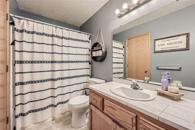 Full bath on the upper level! | Image 14