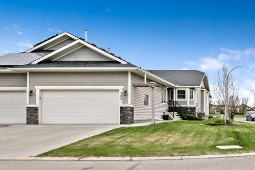 202 Riverside Cres Nw, High River, AB, T1V0A2 | Card Image