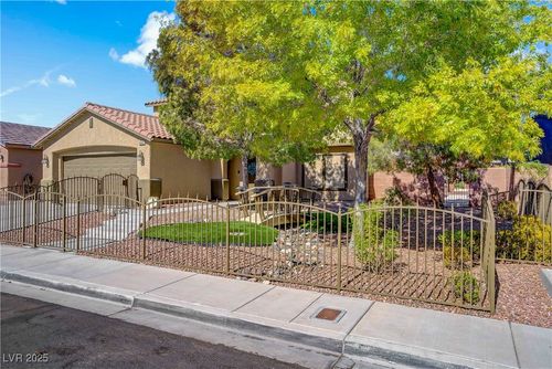 5544 Old Stable Ave, Las Vegas, NV, 89131-2061 | Card Image