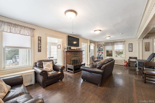 1967 Washington Ave, Seaford, NY, 11783-2249 | Card Image