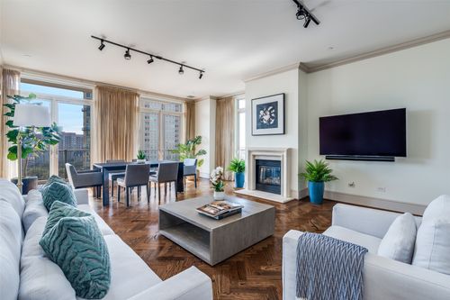 10e-3505 Turtle Creek Boulevard, Dallas, TX, 75219 | Card Image