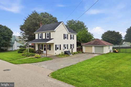 6 Church St, STEWARTSTOWN, PA, 17363-4013 | Card Image