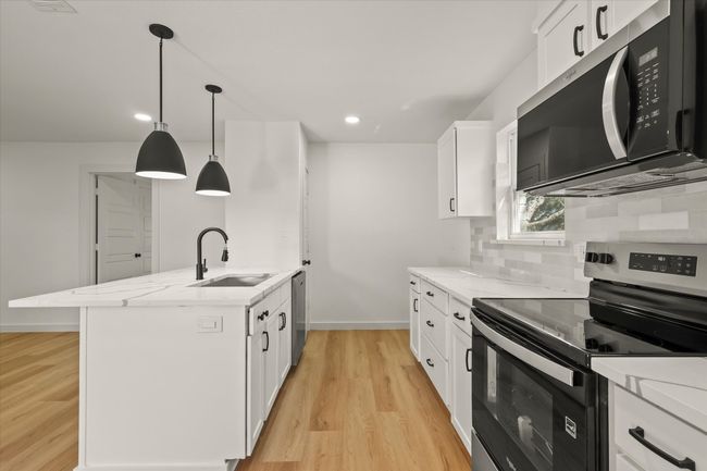 3932 Twin Falls St, House other with 4 bedrooms, 2 bathrooms and null parking in Irving TX | Image 10