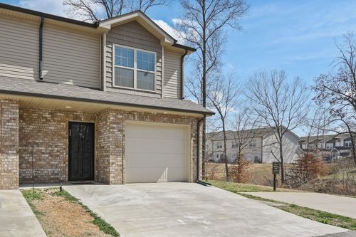 unit-304-135 Country Ln, Clarksville, TN, 37043-3945 | Card Image
