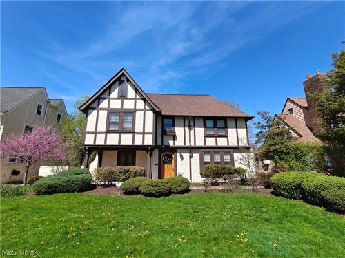 18421 Lynton Rd, Shaker Heights, OH, 44122-3423 | Card Image