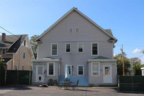 30 Royce Ave, Middletown, NY, 10940-4709 | Card Image
