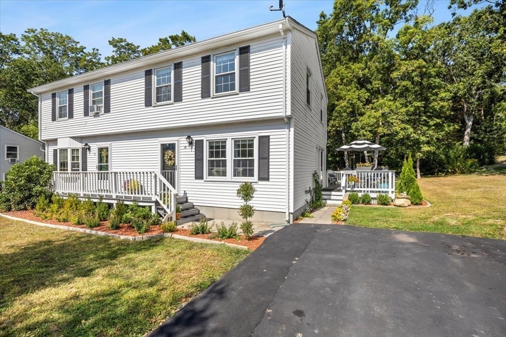 18 18 Rocco Drive, For Sale in Blackstone Zoocasa