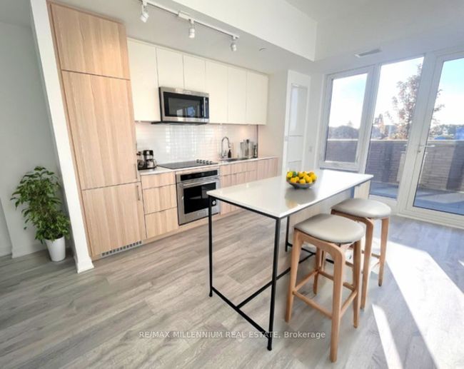 101 - 220 Missinnihe Way, Condo with 4 bedrooms, 3 bathrooms and null parking in Mississauga ON | Image 6