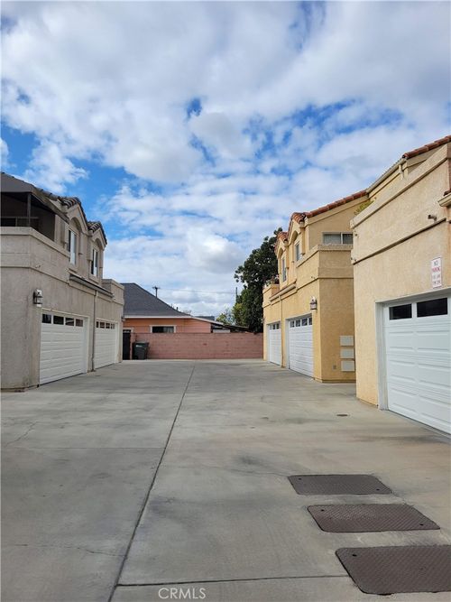 b-22023 Hawaiian Ave, Hawaiian Gardens, CA, 90716-1619 | Card Image