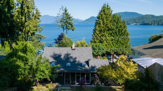 1231 Marine Drive, House other with 3 bedrooms, 2 bathrooms and 4 parking in Gibsons BC | Image 11