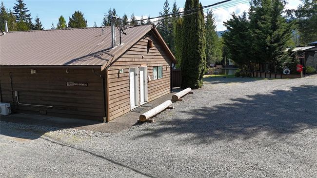 Enjoy a Cozy Fire Pit on Lot | Image 28