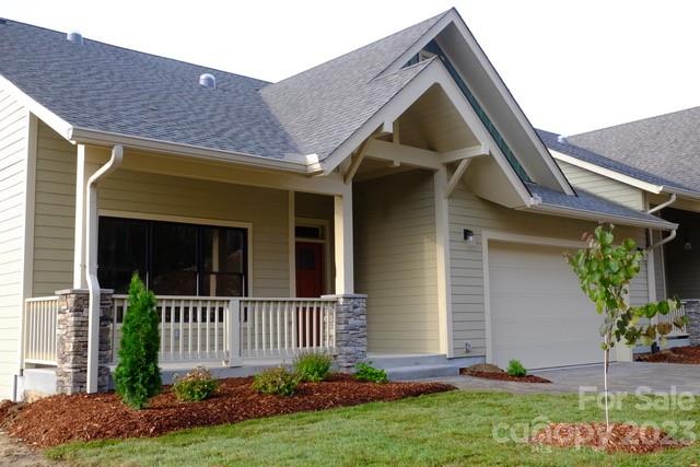 Cummings Cove Pkwy, Hendersonville, NC 28739