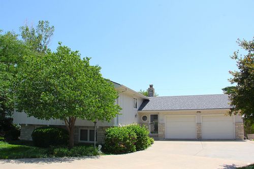 2004 Somerset Sq, Manhattan, KS, 66503-2125 | Card Image
