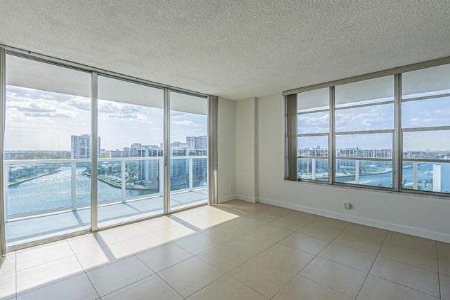 1021 - 3800 S Ocean Drive, Condo with 2 bedrooms, 2 bathrooms and null parking in Hollywood FL | Image 8