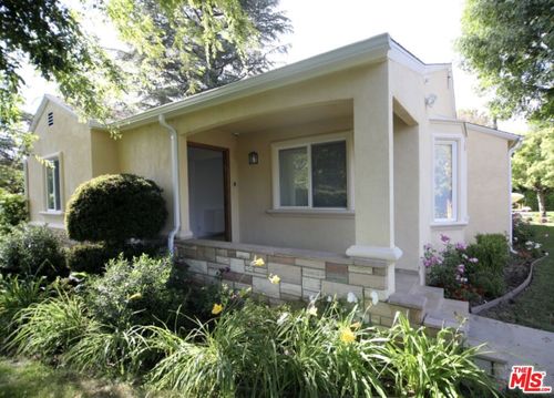 23005 Oxnard St, Woodland Hills, CA, 91367 | Card Image