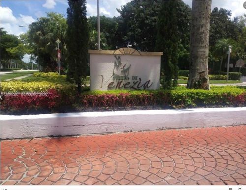 9943-9943 Nob Hill Pl, Sunrise, FL, 33351-4642 | Card Image