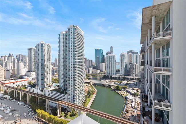 APT-3111 - 185 Sw 7 Th St, Condo with 3 bedrooms, 3 bathrooms and null parking in Miami FL | Image 14